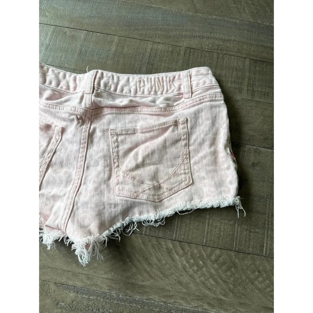 VTG Y2K Victoria's Secret PINK women's pink leopard print studded denim shorts 8 - Picture 8 of 9
